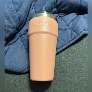 26 oz yeti cup with straw and lid sandstone pink